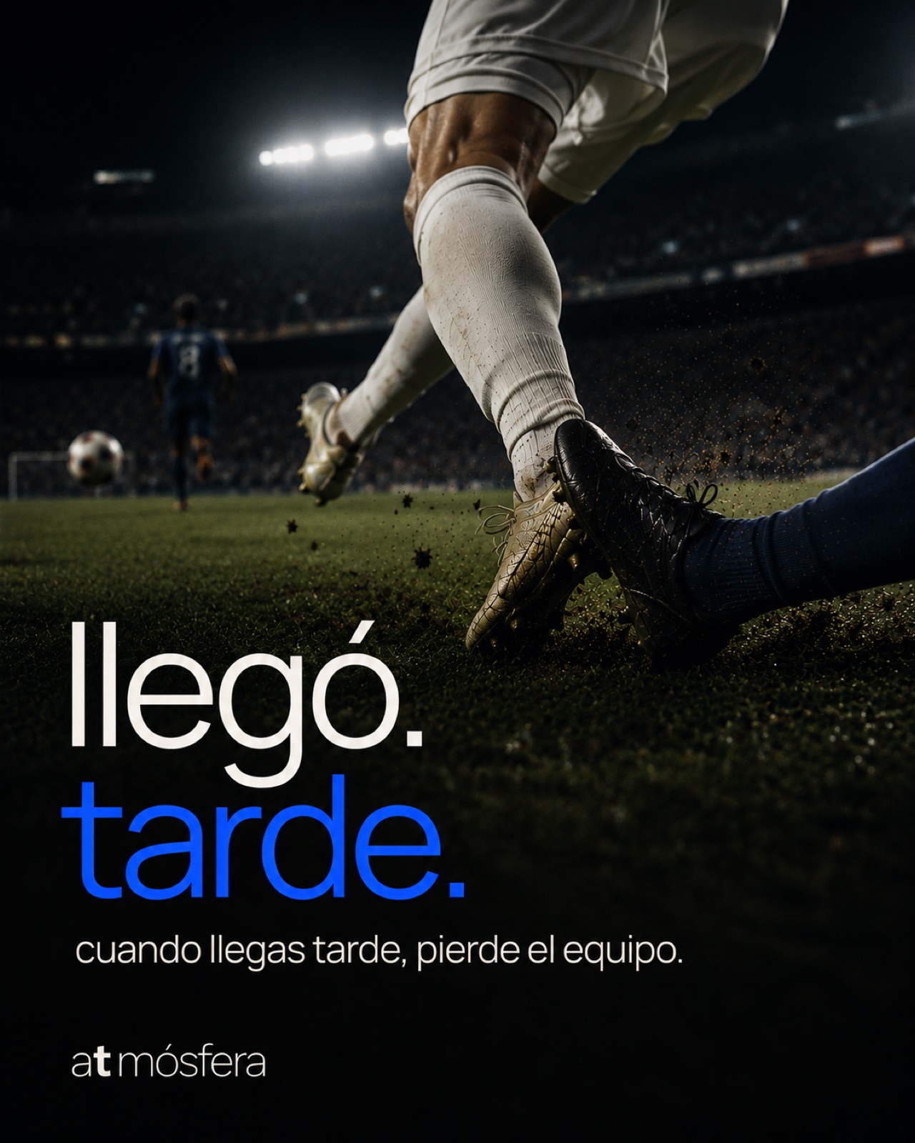 pieza gráfica de la campaña 'se juega en equipo', un jugador de fútbol llegando tarde a una jugada